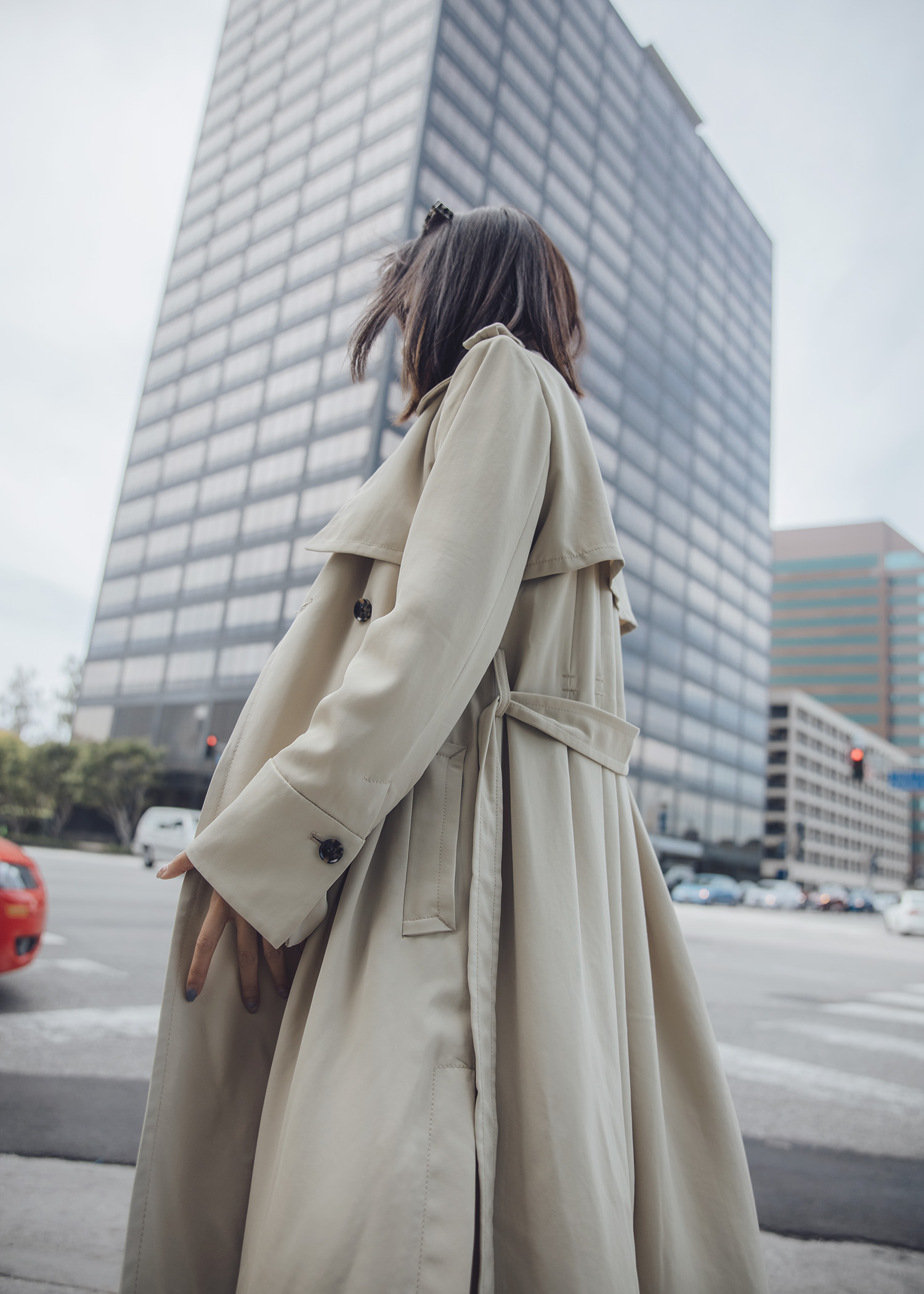 Jenny Tsang of Tsangtastic styling Banana Republic avery pants in two ways